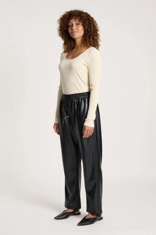 Amina Pant – Black