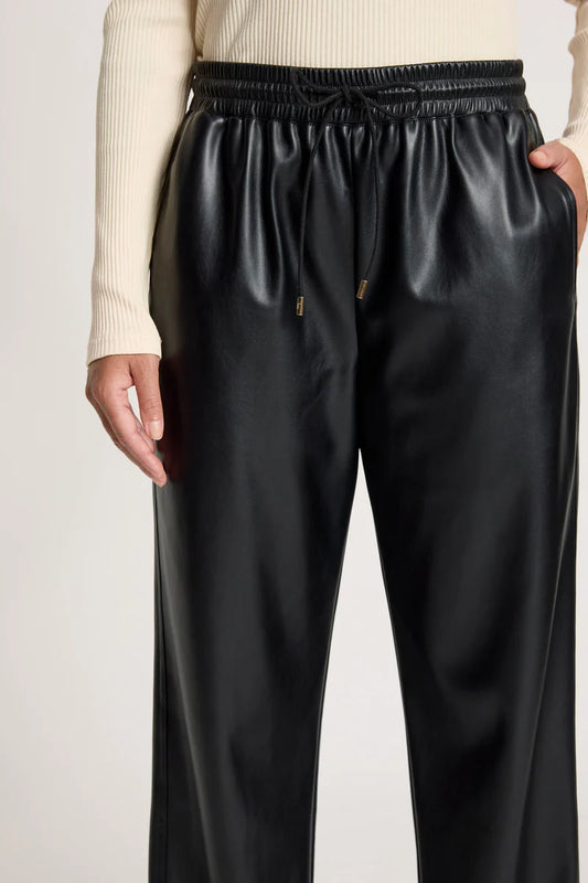 Amina Pant – Black